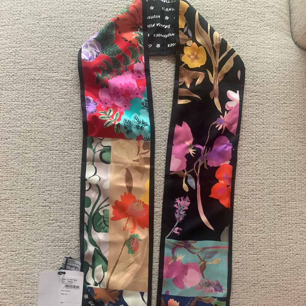 ❗️SOLD ❗️Salvatore Ferragamo Silk Bandeau(scarf)🧣